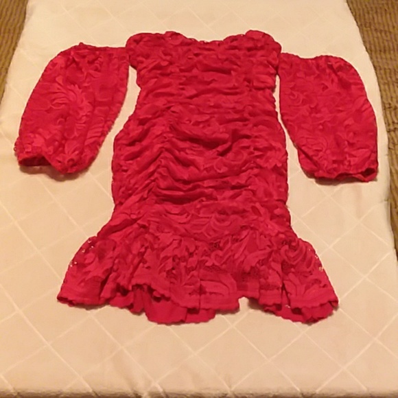 boohoo angel sleeve ruched mini dress in red